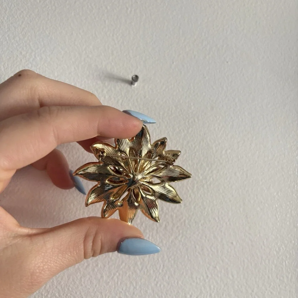 Vintage Brooch Pin Glitter Poinsettia‎ Flower Christmas Holiday Quite Luxury 90s